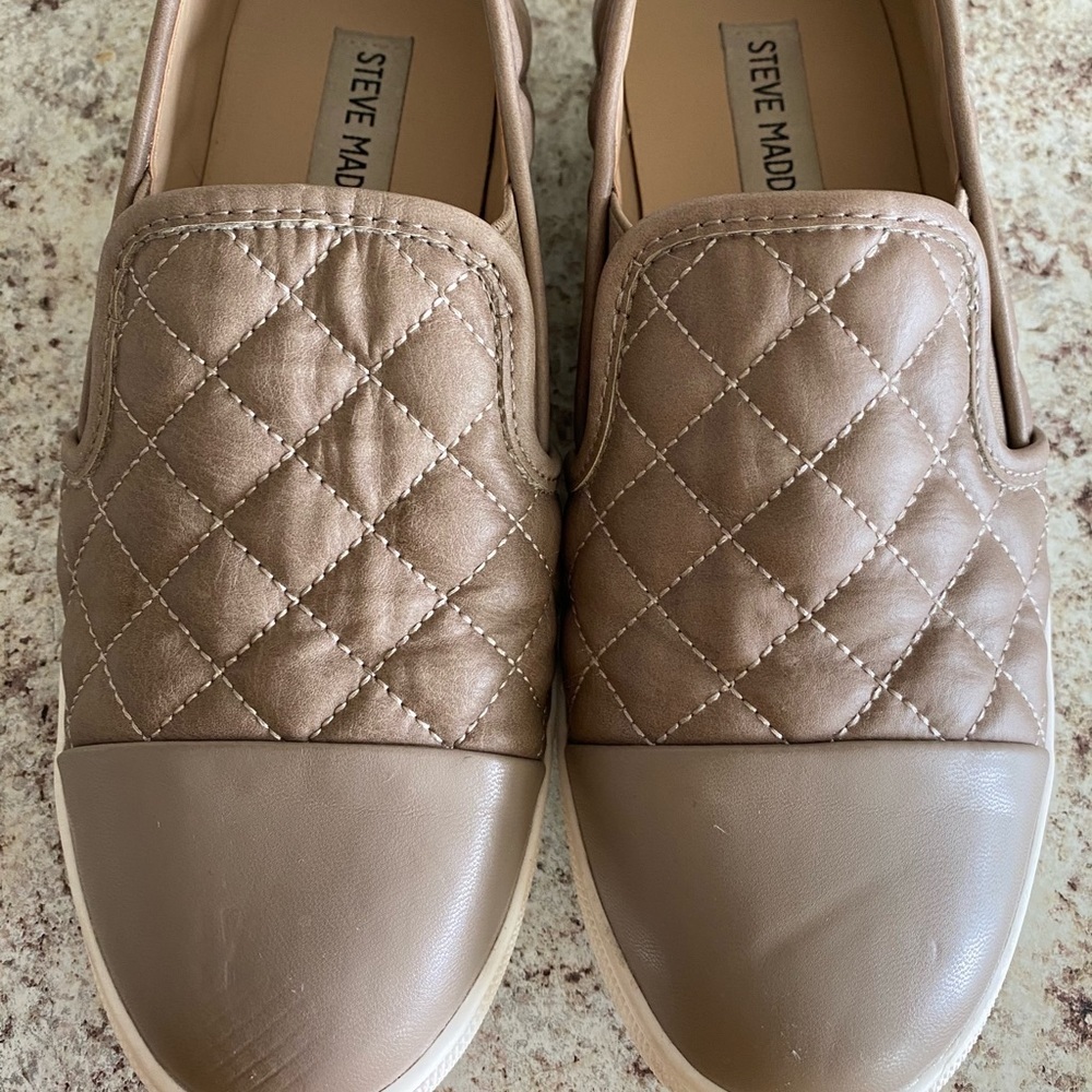 Steve Madden Zaander slip on Size 6